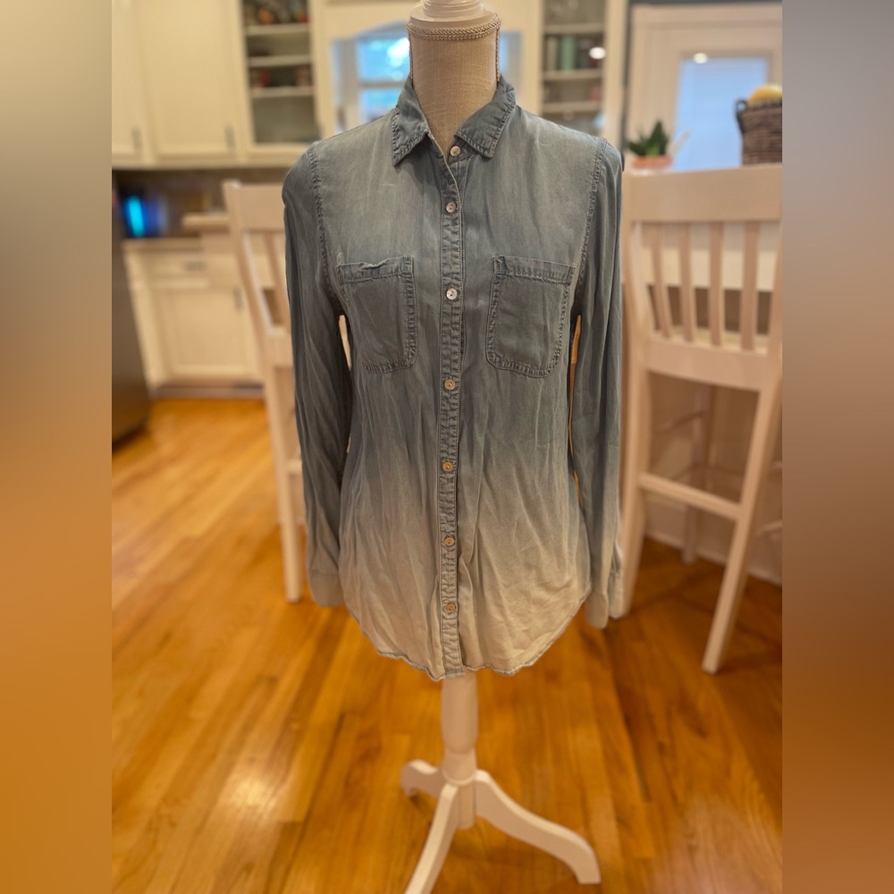 💜 5 for $25 or 3 for $18 Cato blue umbre button down long sleeve shirt